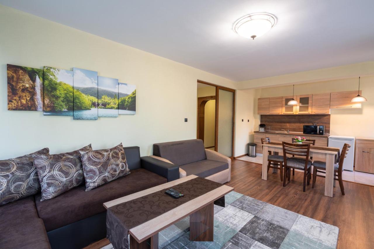 Family Hotel Preslav Εξωτερικό φωτογραφία