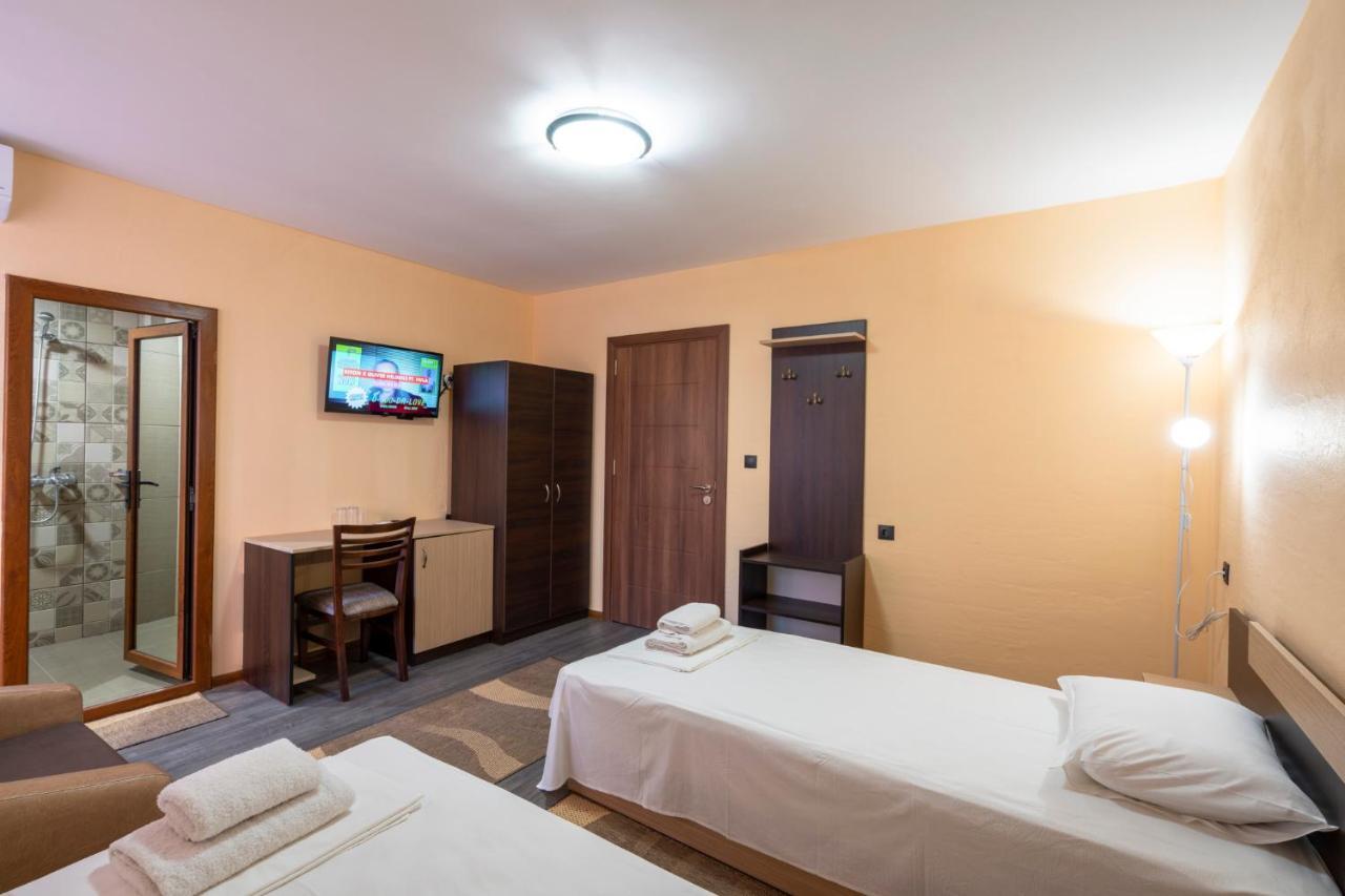 Family Hotel Preslav Εξωτερικό φωτογραφία