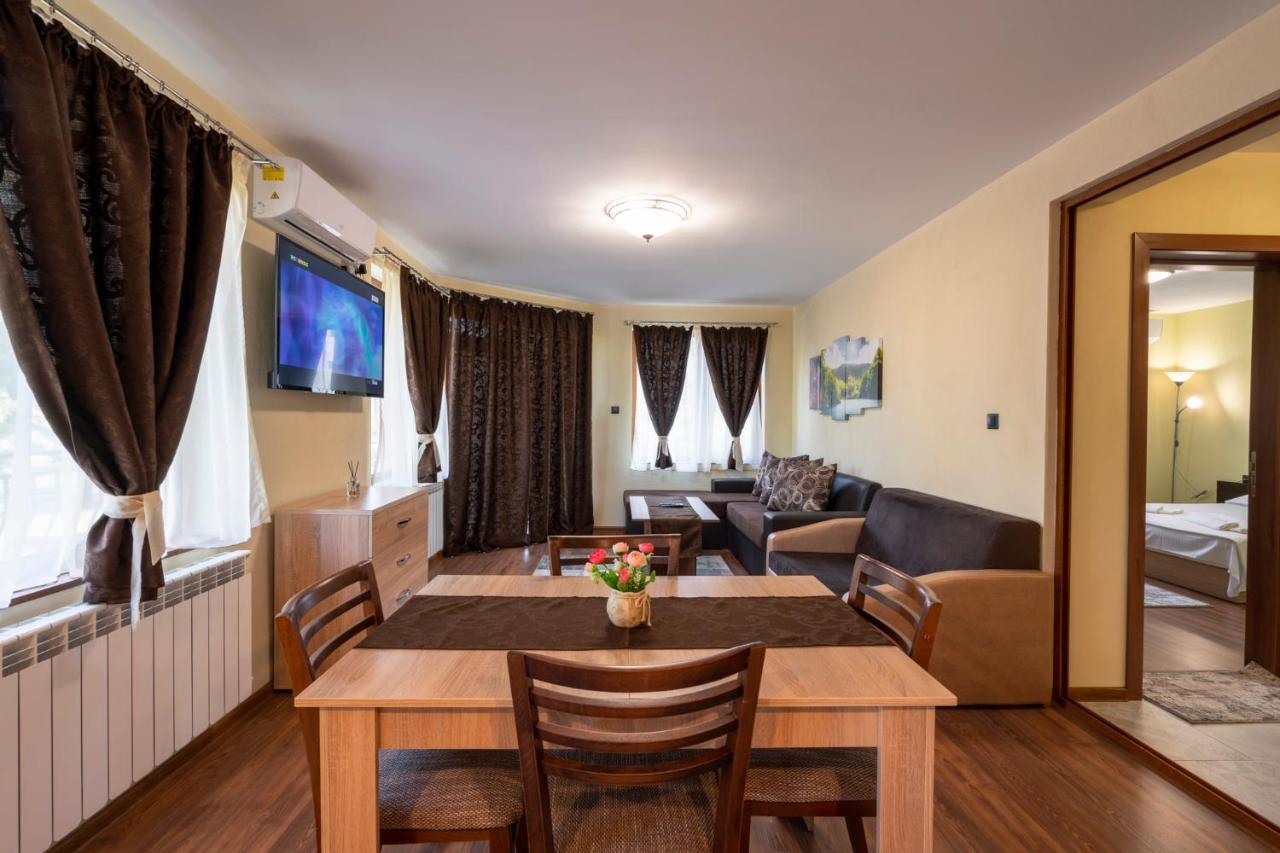 Family Hotel Preslav Εξωτερικό φωτογραφία