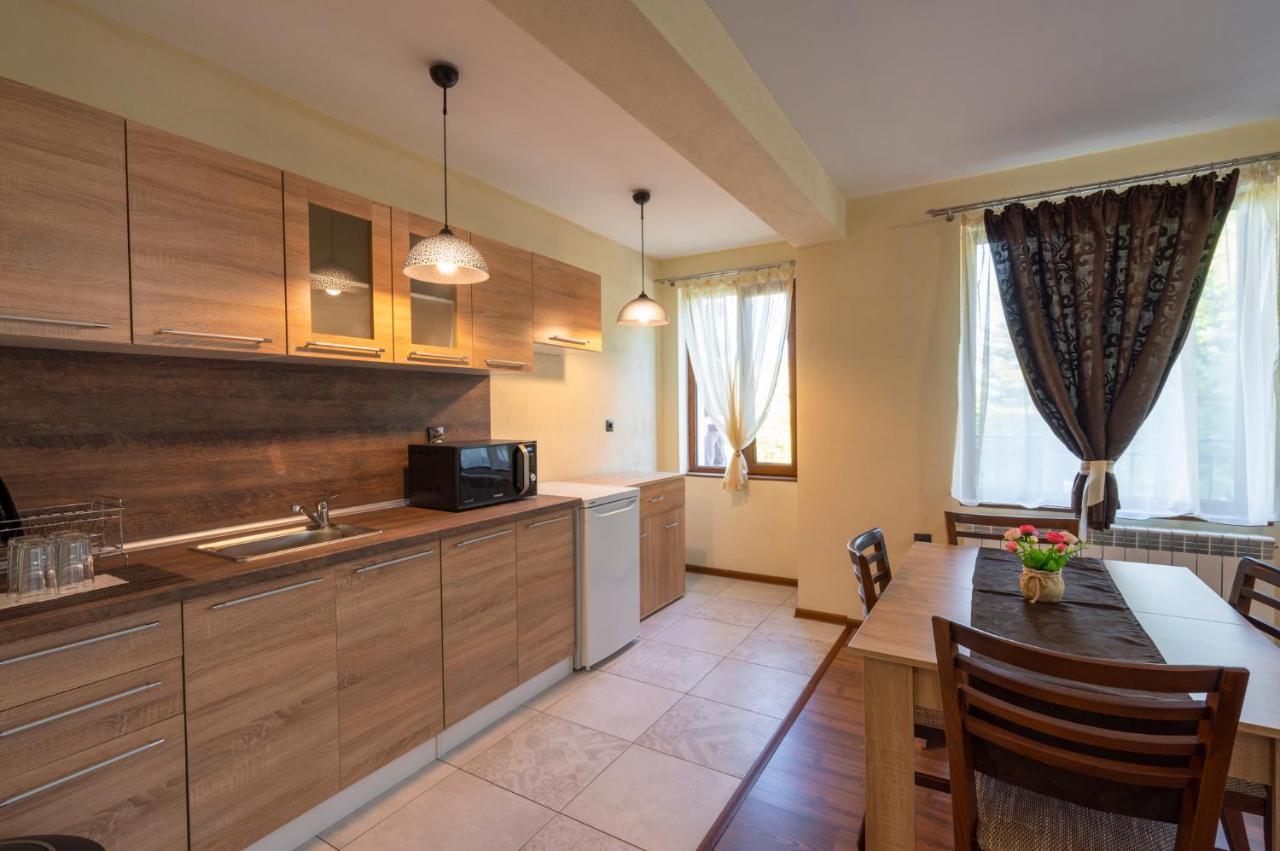 Family Hotel Preslav Εξωτερικό φωτογραφία