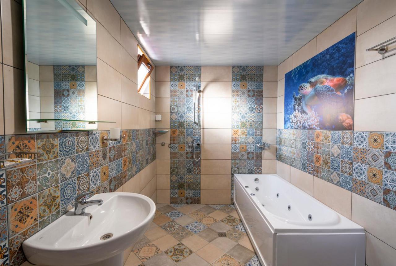 Family Hotel Preslav Εξωτερικό φωτογραφία