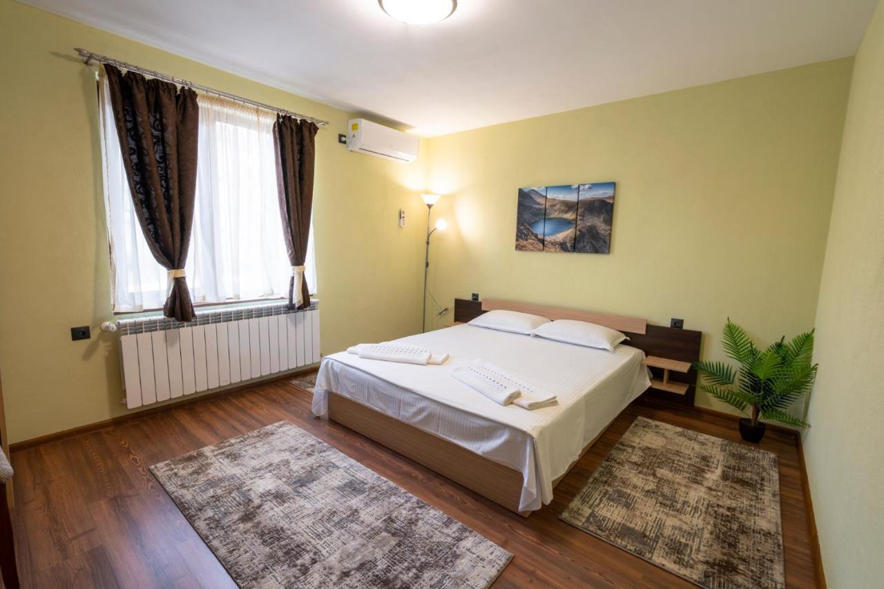Family Hotel Preslav Εξωτερικό φωτογραφία